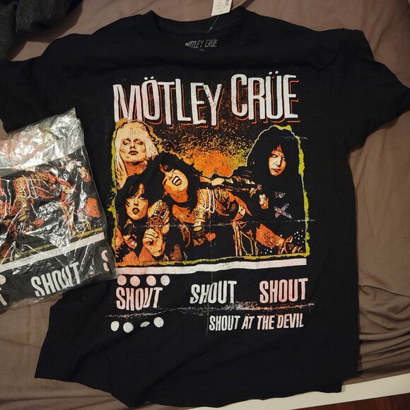Motley Crue Shout at the Devil official band tee size Small - Picture 1 of 2